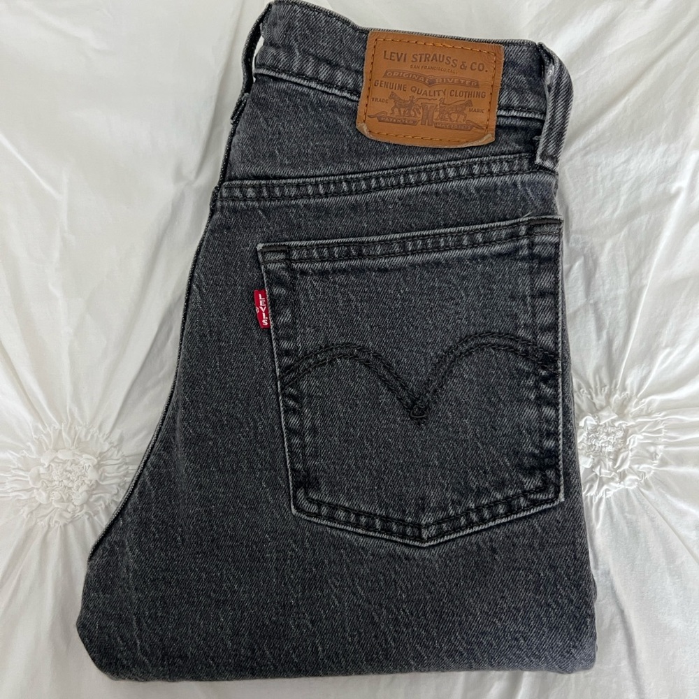 LEVI’S WEDGIE FIT JEANS